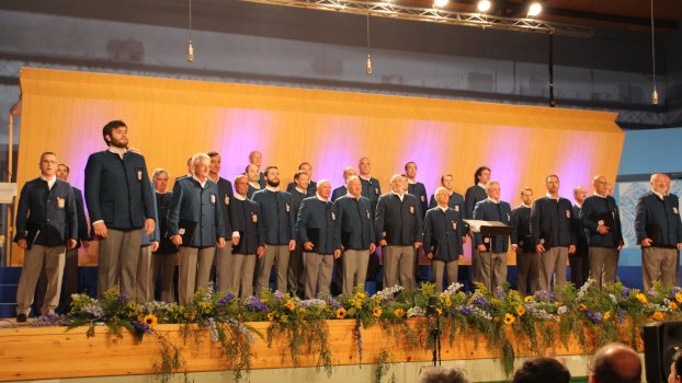 Dakizuenez, urteetan lantzen ari garen lokala utzi behar dugu. Lokal berri bat erosteko, crowdfunding-proiektu bat prestatu dugu. Datorren astean irekiko da, goteo.org-en, eta laguntzera gonbidatzen zaituztegu. Mila esker.