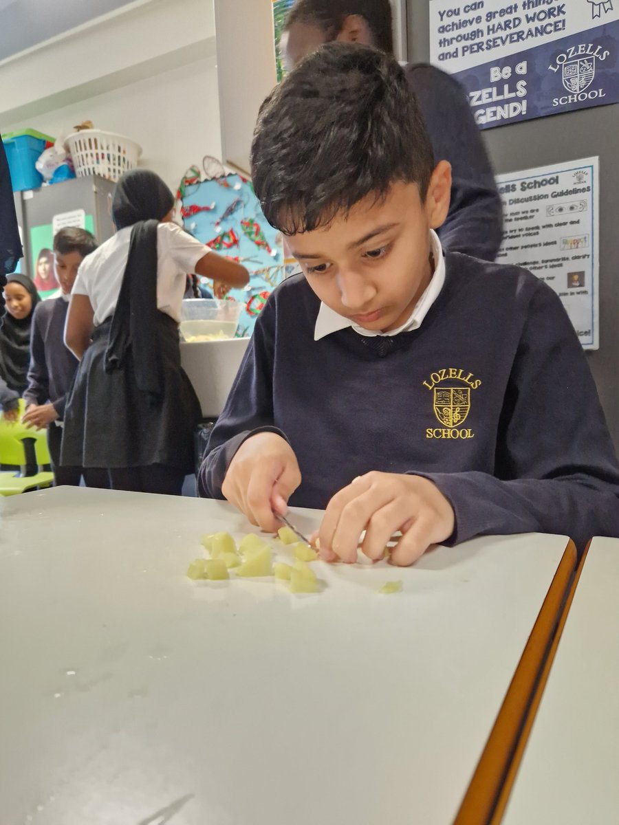LozellsHR's tweet photo. There's nothing like growing your own potatoes and then preparing them to eat! We're going to have chips, mashed potato, diced potato and boiled potato! @LozellsPrimary #eatwhatyougrow https://t.co/L7j3y9noem