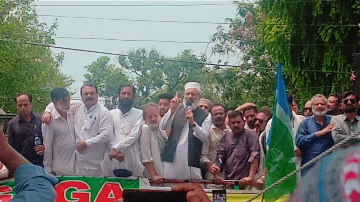 AnjumanAstzaPak's tweet photo. اظہارِ تشکر
سرکاری ملازمین کے احتجاجی دھرنے کے تیسرے روز اظہارِ یک جہتی کے لیے "امیر جماعت اسلامی پاکستان" جناب سراج الحق دھرنا گاہ میں تشریف لائے۔ ہم ان کے تہہ دل سے شکر گزار ہیں
#چلو_چلو_لاہور_چلو https://t.co/0HQkMAhvqU