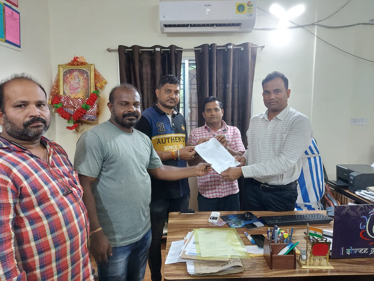 help_unit's tweet photo. उड़ीसा में कोरापुट जिले में ,प्रेस क्लब की सारे सदस्य,और भारत मीडिया एसोसिएशन का सहायता से,उड़ीसा सरकार ,भद्रक एसपी ,और भद्रक कलेक्टर ,को भरत चंद्र लेंका के ऊपर हुआ फर्जी मुकदमा और अत्याचार की विरुद्ध में एक देवी पत्र सौंपा गया  @SpBhadrak @odisha_police @MoSarkar5T @DM_Bhadrak https://t.co/SQ4oa7g705