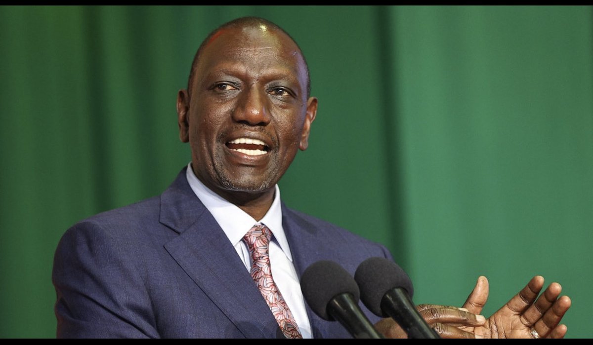 Wanji001's tweet photo. So far who is winning this Maandamano ? Like for Ruto and retweet for Raila. https://t.co/x33l9DEfap