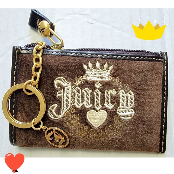 j_royalty's tweet photo. So good I had to share! Check out all the items I'm loving on @Poshmarkapp #poshmark #fashion #style #shopmycloset #juicycouture: https://t.co/dmsH9FoPZW https://t.co/X66JkI1fO8