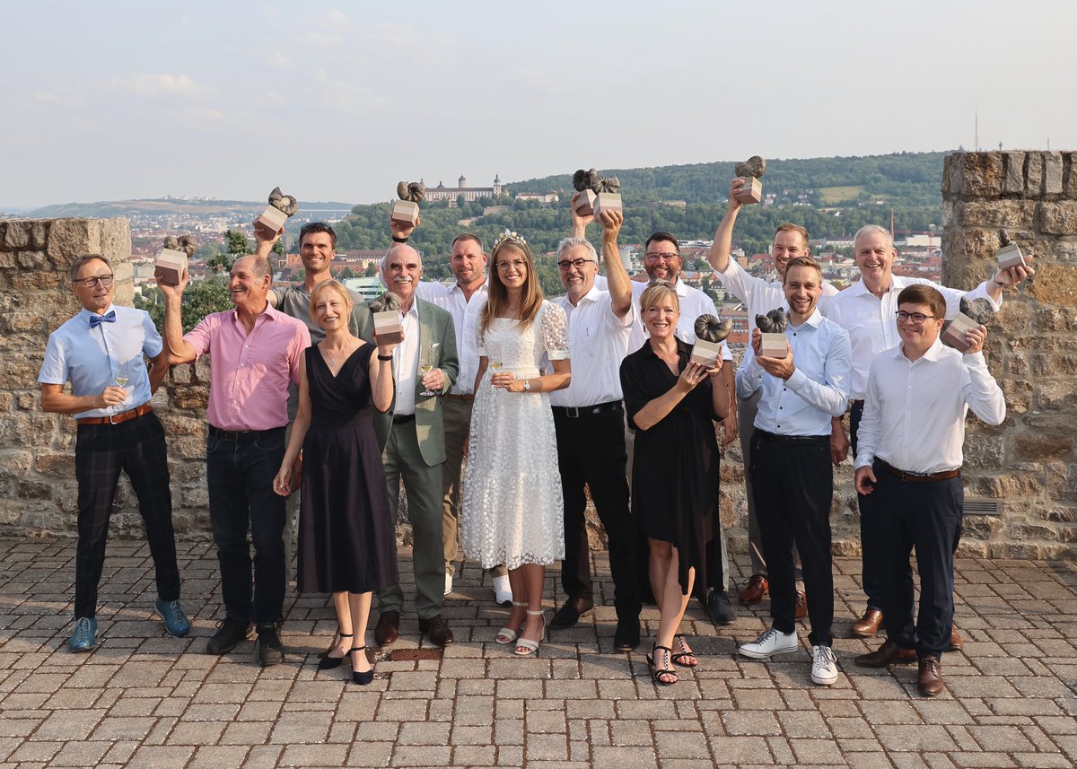 silvanerheimat's tweet photo. Die besten Weine Frankens in zehn Kategorien stehen fest.

#bestofgold #frankenwein #silvanerheimat #wein

https://t.co/oiErcw6xzL https://t.co/6exBCVQHVG