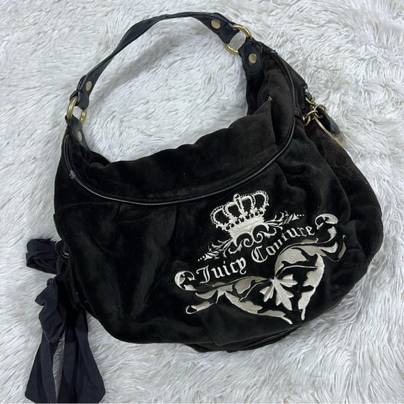j_royalty's tweet photo. So good I had to share! Check out all the items I'm loving on @Poshmarkapp #poshmark #fashion #style #shopmycloset #juicycouture: https://t.co/dmsH9FoPZW https://t.co/X66JkI1fO8