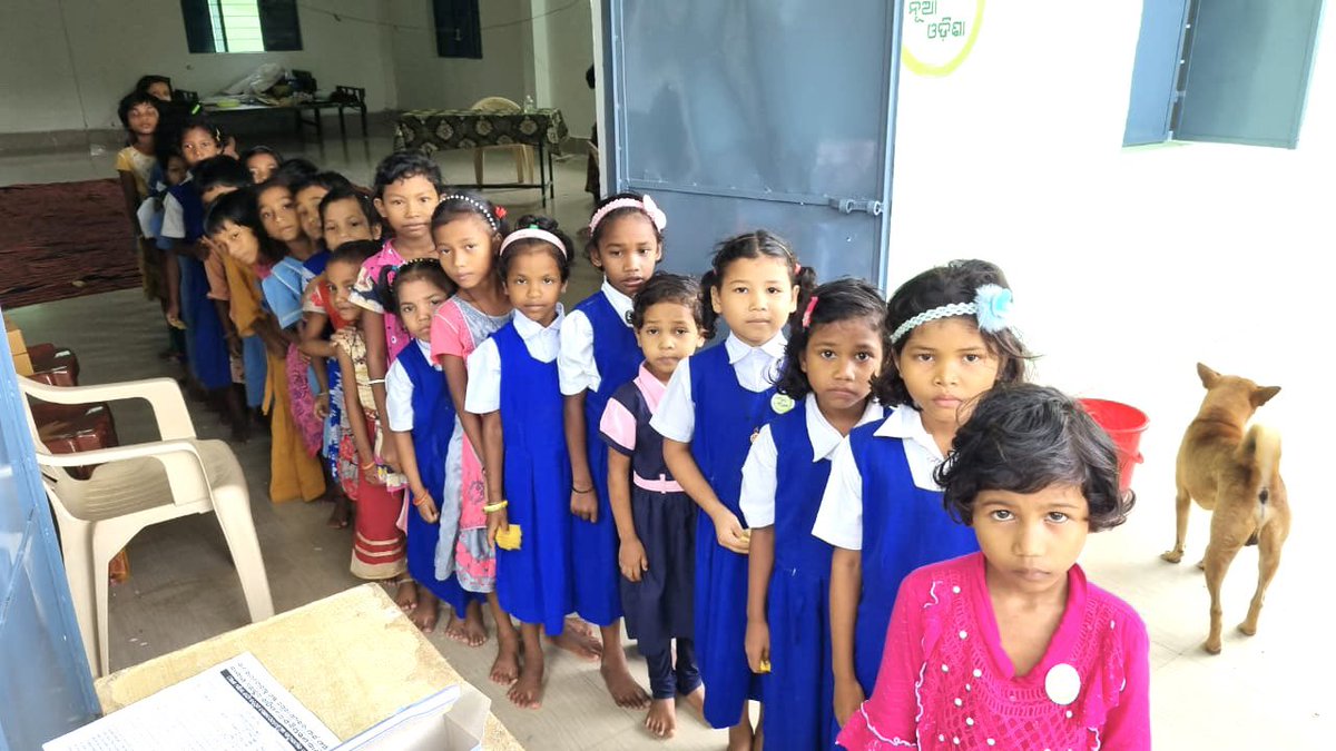 SambitBegray's tweet image. I love spending quality time with children. Here I’m with a few First Grade students of a tribal residential school of Patrapur Block, Ganjam, during their routine health check up.  #incrediblefeeling #qualitygoals