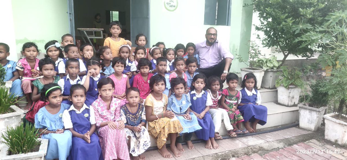 SambitBegray's tweet image. I love spending quality time with children. Here I’m with a few First Grade students of a tribal residential school of Patrapur Block, Ganjam, during their routine health check up.  #incrediblefeeling #qualitygoals