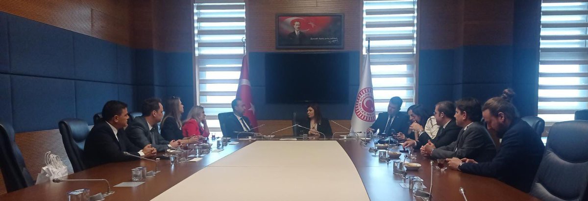 stselcan's tweet photo. Adalet Bakanlığı ve Barolar Birliği nezdinde meslek sorunlarının çözümü için Ankara’daki temaslarını sürdüren Tekirdağ Barosu Başkanımız Av. Egemen Gürcün ve Baro Yönetimimizle TBMM’de bir görüşme daha yaptık; avukatların sesine kulak verdiğimiz araştırma önerimiz hazır ☀️⚖️ https://t.co/BzzfdEnBSM