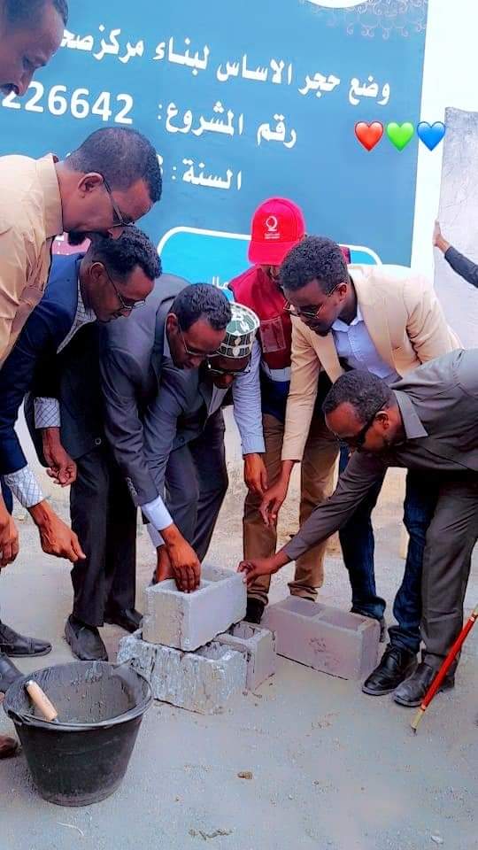 Nuursalal's tweet photo. The Minister
@MOIJS_somalia @oglemoha
of Jubbaland state lays foundation stone for the construction of three projects including the main hospital of the district #barder and also the
guest house of the district.
All these above mentioned centers have been recently destroyed https://t.co/7JcECHtGED