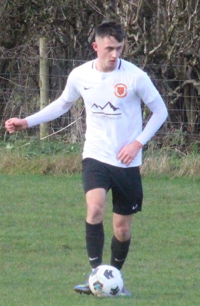caerswsfc's tweet photo. 🔵Transfer🔵

The bluebirds are thrilled to announce the signing of Dillon Browne from @MachynllethFC 

Dillon is a energetic midfielder with an eye for goal who has impressed in recent seasons for Mach. 

Welcome to the Bluebirds Dillon

#welcome #bluebirds https://t.co/XLUywKS4Su