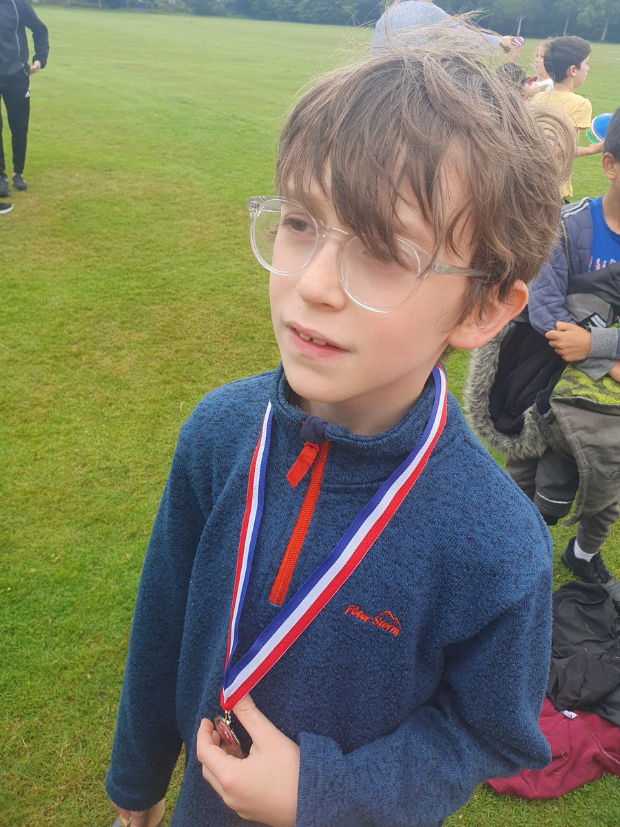 By chance sports day was rescheduled to today, when I'm on a late shift 🙌  Always hated it as a child but very happy to cheer this guy on 🏅