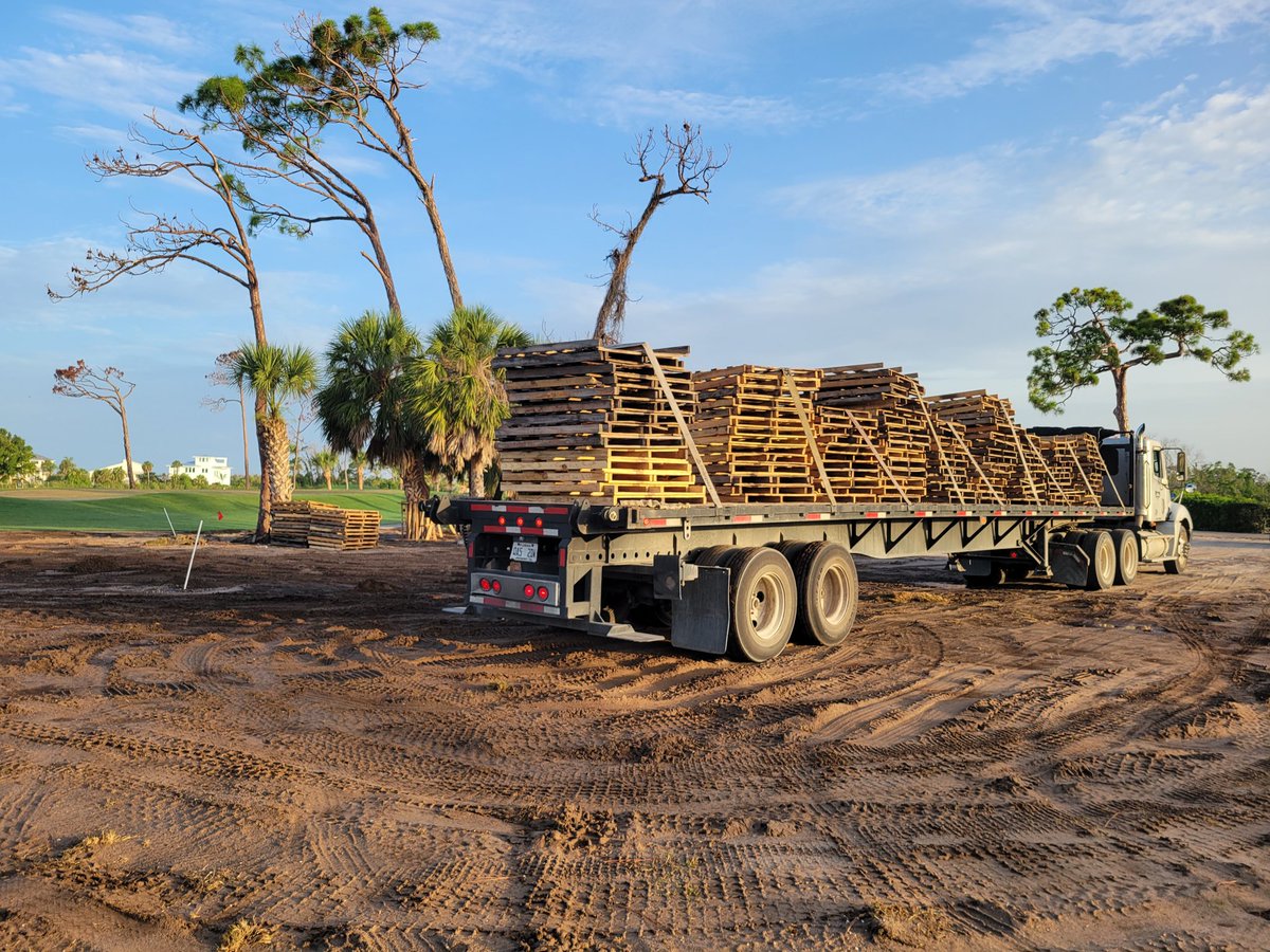 Rahzturf's tweet photo. Slow start to July at Lemon Bay... #GCSAA #SupeLife #Golf #LTF #Sod @BethelFarms https://t.co/iurEES86Xj