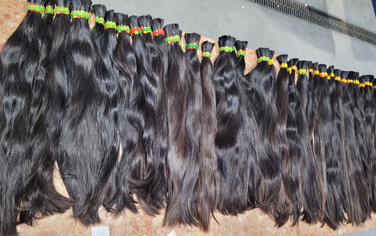 #Podkarpackie: Ponad 8 kg ludzkich włosów próbowała przemycić na przejściu granicznym w Korczowej 42-latka z Ukrainy. Kontrabanda warta blisko 95 tys. zł ukryta była w dachu busa. <a href="/RadioZET_NEWS/">Radio ZET NEWS</a>