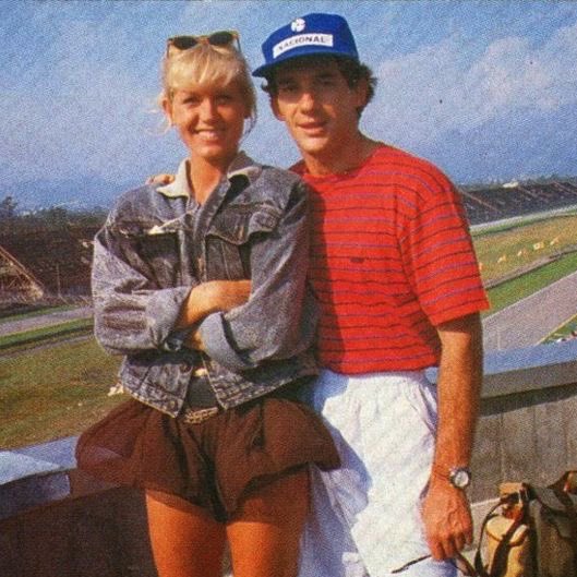 🚨FAMOSOS: Xuxa revela que Ayrton Senna a ajudou a curar os traumas de relacionamento que Pelé causou: 

"Me descobri como mulher, porque o Dico [Pelé] me deixou com alguns traumas, e o Beco [Senna] tentava me tirar esses traumas (…) Ele sabia, quando a gente ia transar ele