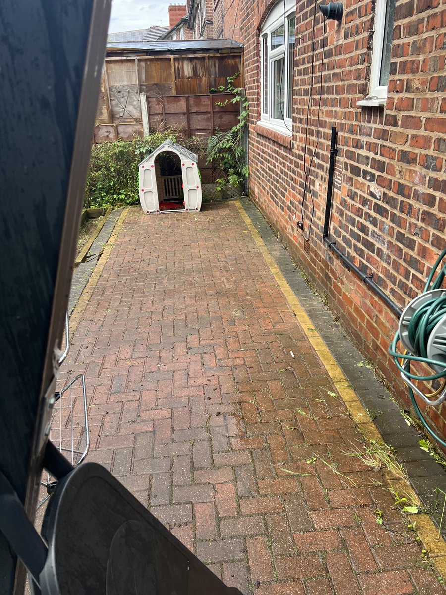 rushden_academy's tweet photo. Team Rushden have been smashing it and completed their project and you can see how different it looks! We then teamed up with Grace Academy Darlaston for another garden last night and now we are working on a bike painting project with everyone! #teamworkmakesthedreamwork #RASAS https://t.co/0IRydg7HUA