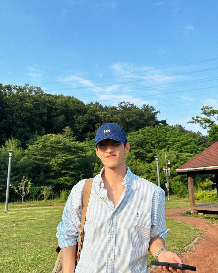 junhafe's tweet photo. ~rumah yang seharusnya ada

Lee Dokyeom few tweets au https://t.co/kAqxTvUS7F