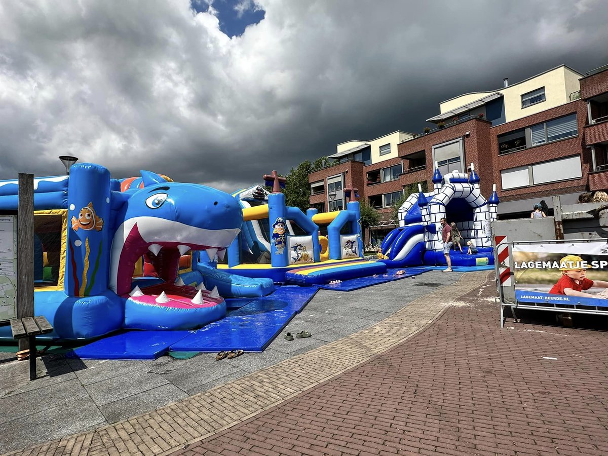GradusDijkman's tweet photo. Erg leuk inactief van Lagemaat uit #Heerde op het van Pollplein in Wapenveld #zandbak #springkussen https://t.co/oK8IBft0Ke