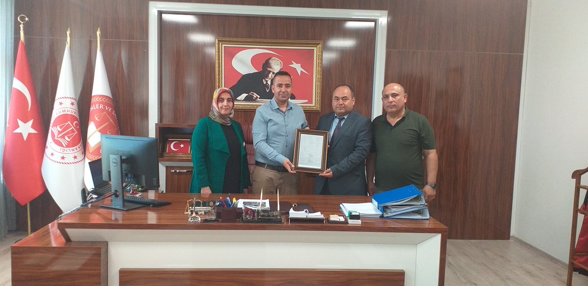 Deprem bölgesinde birlikte çalıştığımız Elbistan Cumhuriyet Başsavcımızı ziyaret ettik. Dünya Nüfus günümüzü kutlayıp 11 Temmuz Dünya Nüfus Gününü gittiği heryerde hatırlayacağını söylemesi bizleri ayrıca mutlu etti. Kendisine saygılarımızı sunuyoruz.