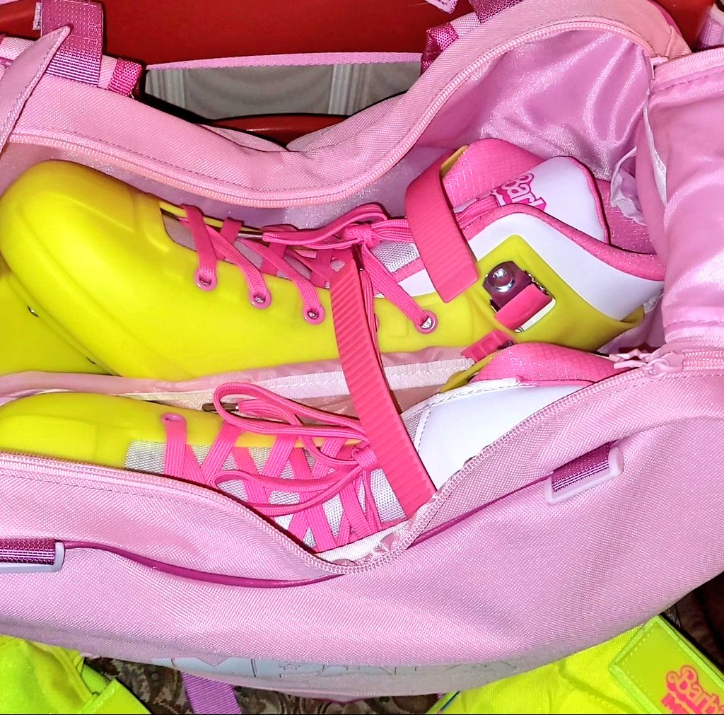 GoChrissyGo's tweet photo. Finally received everything 🥹🥹🥹🥰🥰🥰🥰 #ImpalaSkates #BarbieSkates #BarbieTheMovie https://t.co/w9yA2ENzUC