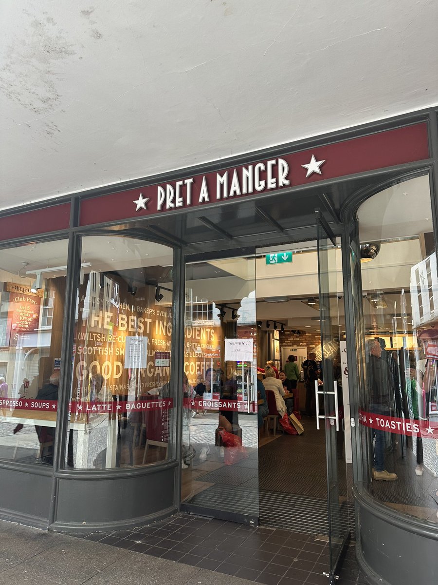 Lock_Safe_Locks's tweet image. Working in Chester today on the main front doors as they wouldn’t lock into position. We removed the door and fixed the bottom lock, also lifted the door so it wouldn’t rub on the floor. #locksmith #mla #mlalocksmith #apg #locks