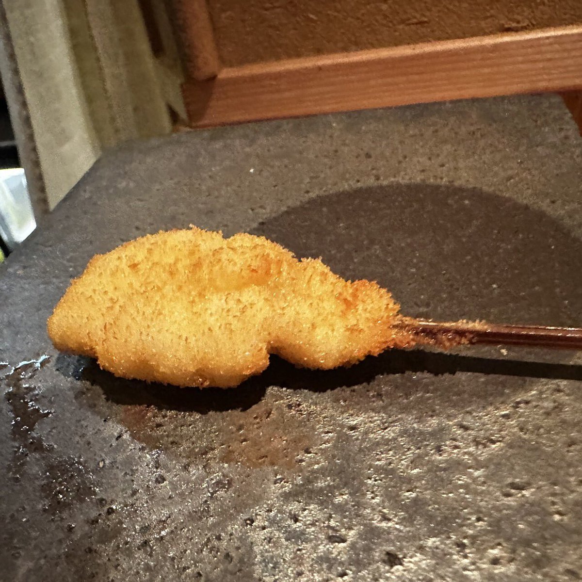 456Yossy's tweet photo. やはり今日は中止か
モツ焼きばかり食っている訳じやないよ。串揚げ

錦糸町　依知川 https://t.co/vCP4361ngW