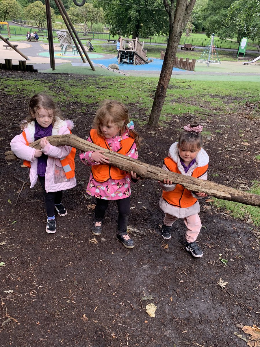 elonreevemus450's tweet photo. These girls could surely give #beargrylls a run for his money ๐ #denbuilding #makingaden #haighhall #lifeskills #preschooltrip https://t.co/obVHaKfbx1
