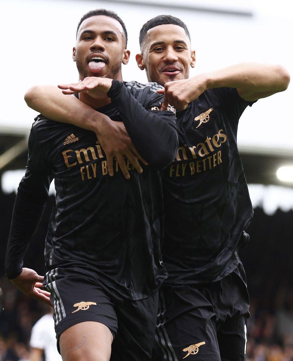 ArsenalN7's tweet photo. Man Utd paid £57m for Li5'4ndro Martinez 

Arsenal paid £54m for Magalhães + Saliba 🤝 https://t.co/zTIrigHGt3