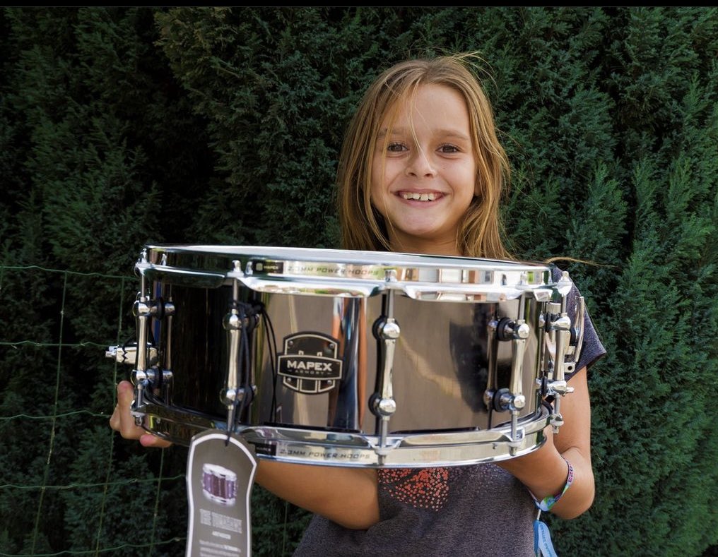 That new snare feeling 😍🤘 

Congrats on your new snare Jolene, and keep drumming!🥁

Photo by @jolene_drums | #mapex #mapexfam