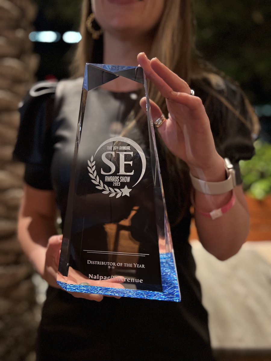 Thank you Storerotica Mag for awarding Nalpac and our partners at Entrenue the 2023 Distributor of the Year!