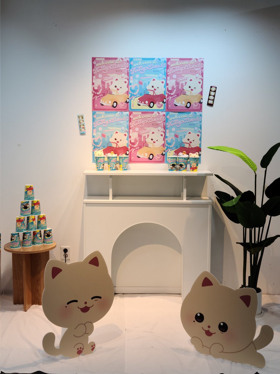 22897__'s tweet image. 예쁜 인성이로 가득했던 카페 😍
넘 예뻐서 나오기싫었던 ㅜㅜ
그치만 오늘 넘 행복했던하루! 👍🏻
인성이 생일 너무 축하해! 🎂🥳❤️

#WELCOME_TO_KITTYLAND