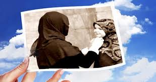 vada6312's tweet photo. پایه های حجاب و عفاف از خانواده گذاشته می شود . تربیت خانوادگی و  پیامهایی که بخصوص از سوی  مادر در حین رشد یافتن به فرزند صادر می شود از نوع خود بهترین ابزار برای سوق دادن فرزندان به سمت حجاب یا بی حجابی است‌.
#حجاب_و_عفاف https://t.co/gYabsdTVgr