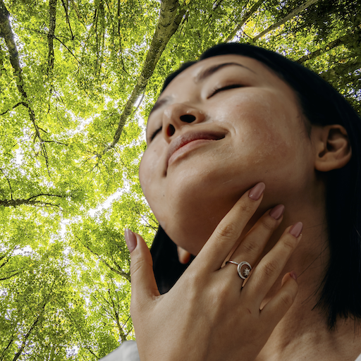Do You Face & Body Forest Bathing? - mailchi.mp/6a9f438198fe/f… Forest Bathing is stress relieving and emotionally balancing. With essential oils and plant-based skin care, It's Forest Bathing Psychodermatology!