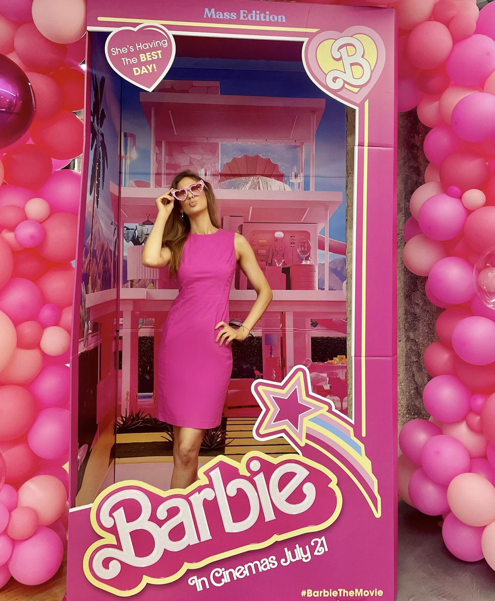 This is for the trolls who occasionally call me a bimbo. I honestly don’t know where you get that impression #Barbie