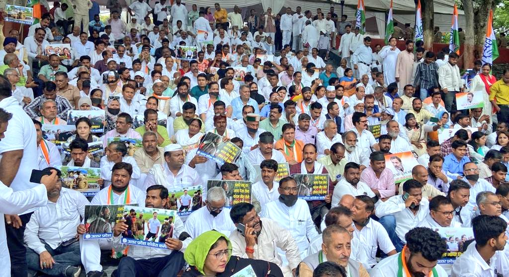 DeepakSinghINC's tweet image. जननायक राहुल गांधी जी के समर्थन में, अलोकतांत्रिक भाजपा सरकार के विरुद्ध आज एक दिवसीय #सत्याग्रह शहीद स्मारक लखनऊ।