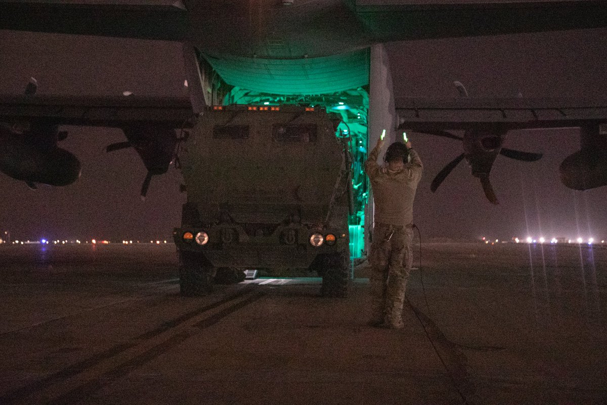USAFCENT's tweet image. USSOTGCENT, USARCENT, and coalition forces recently conducted a bilateral exercise utilizing the MC-130J and HIMARS as a self-sufficient, long range, precision strike platform.

-&amp;gt; fb.watch/lK44NPGX_z/ &amp;lt;-

@usairforce @CENTCOM @usarmycentral 
#PartnerForStrength #Prevail