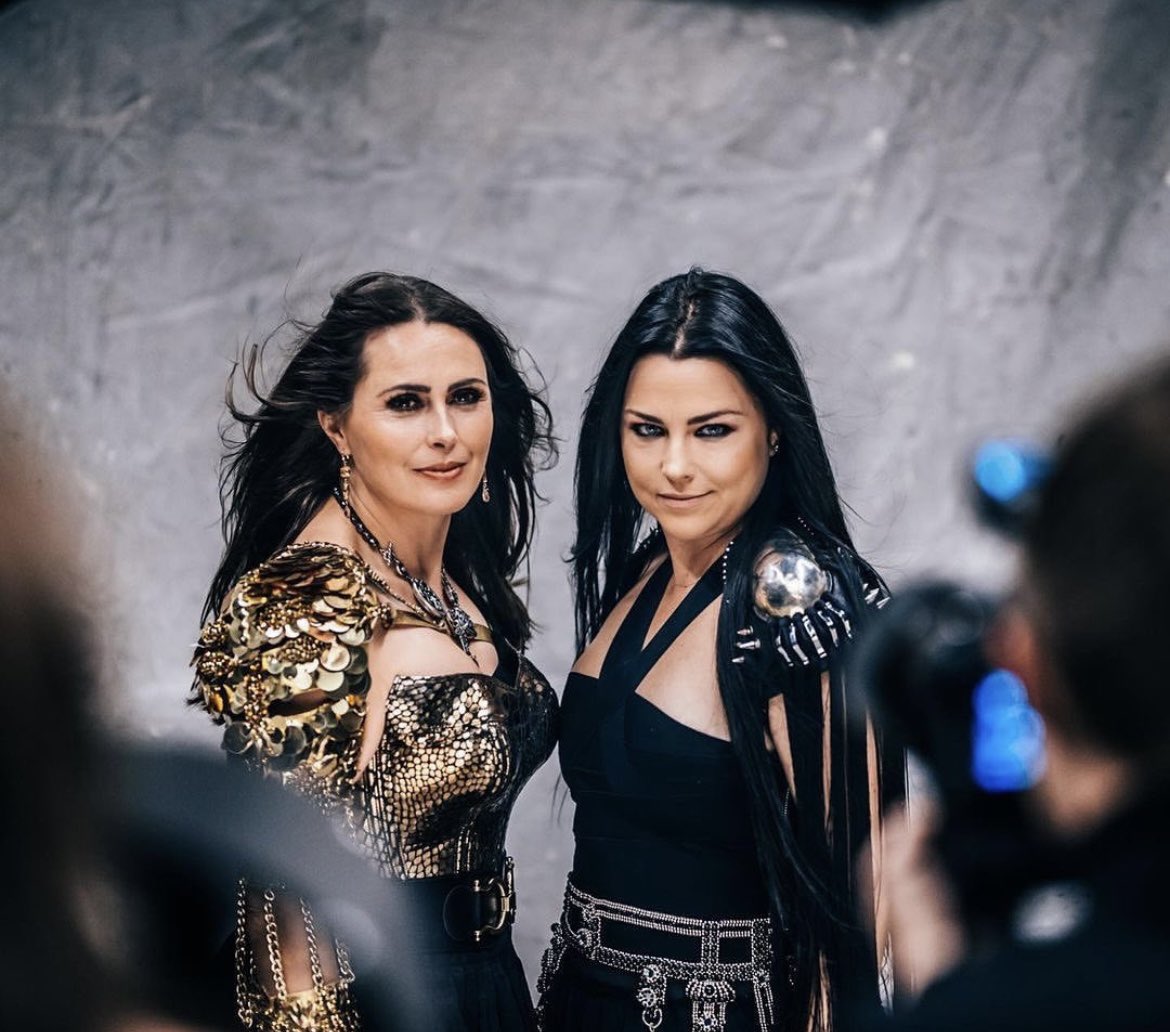 Happy birthday Sharon Den Adel!     Can t wait to see this couple back together on stage!   