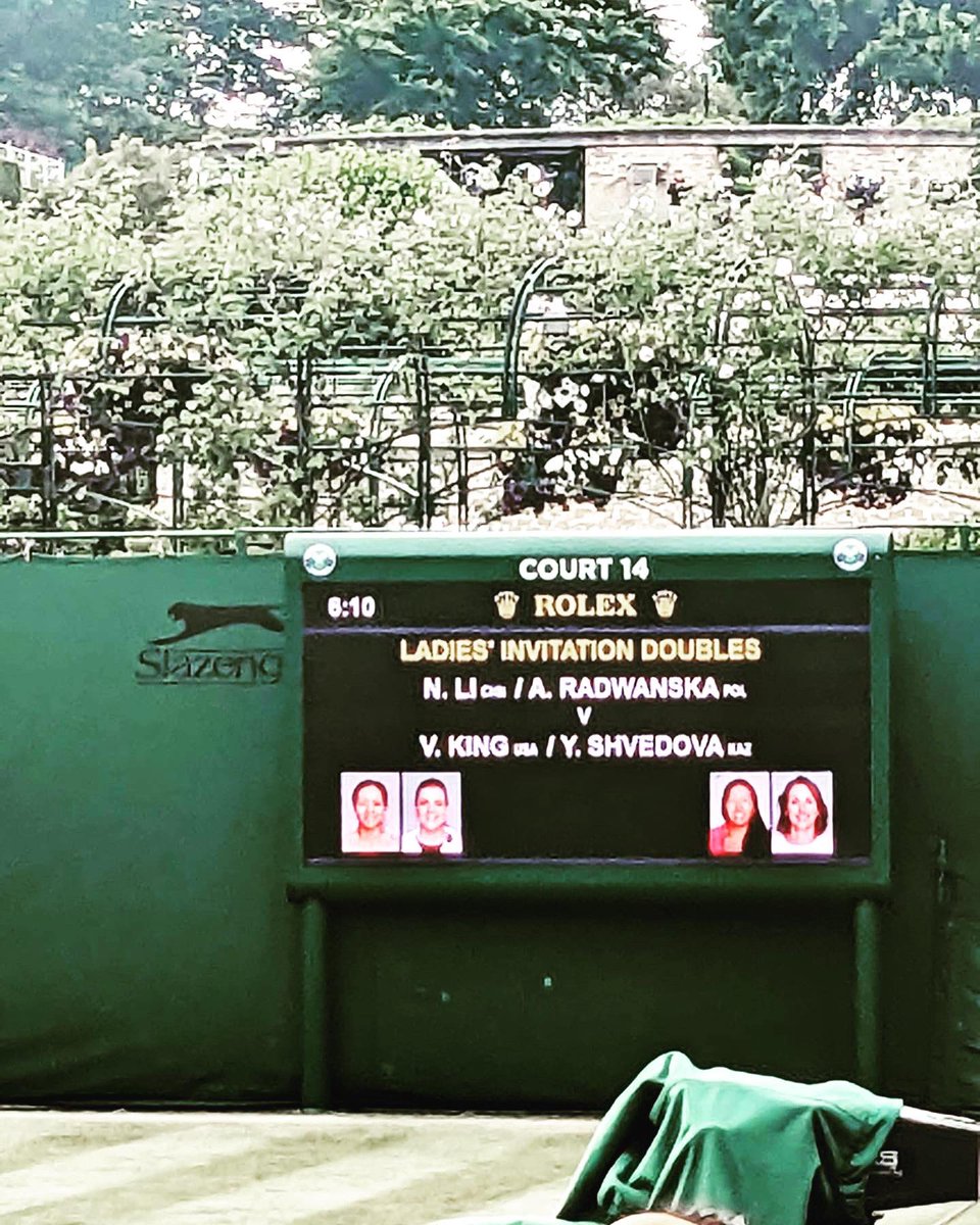 Vania King tweet media