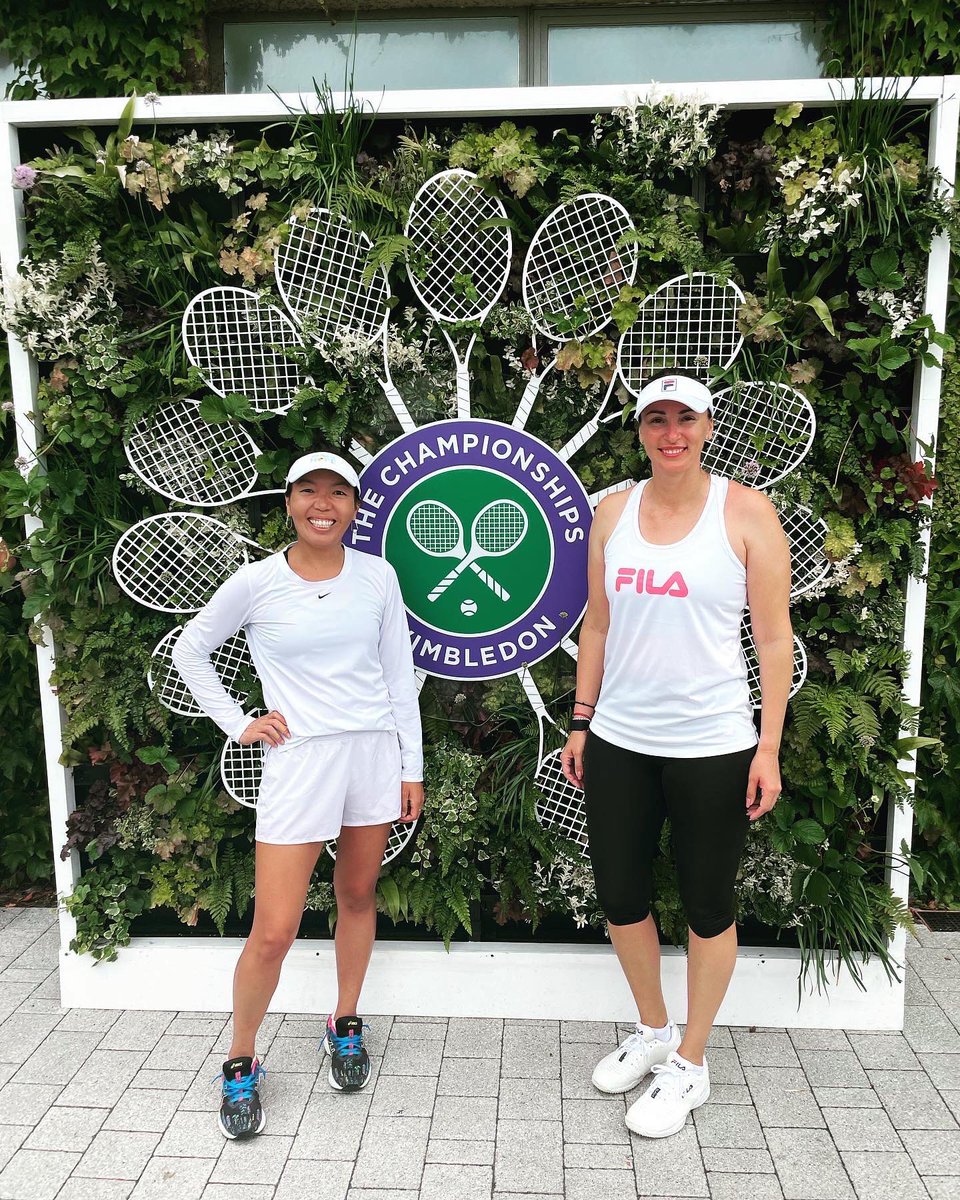 Vania King tweet media