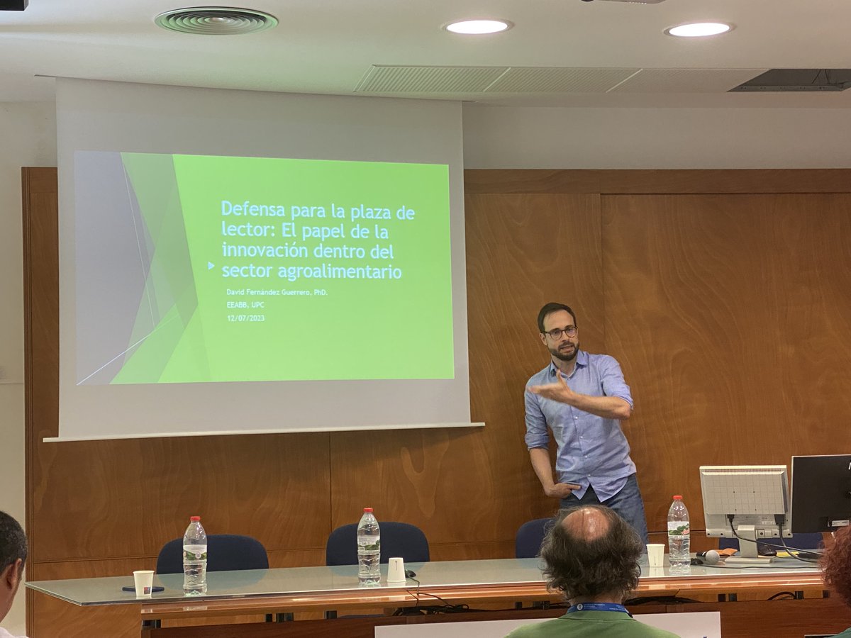 💼Els nostres companys <a href="/djamel1684/">Djamel Rahmani</a> i <a href="/DavidFGuerrero/">David Fernández G.</a> s'han presentat a la plaça de professor lector de la <a href="/la_UPC/">Universitat Politècnica de Catalunya (UPC)</a> 

💡Dins l'àrea de coneixement d'Economia, Sociologia i Política Agrària

ℹ️Ambdós candidats han defensat el seu historial acadèmic i professional

Molta sort!🤞🍀