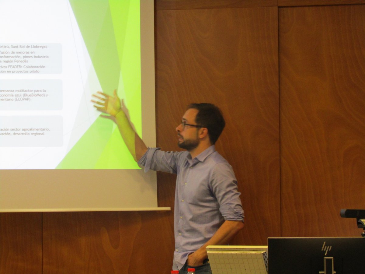 CREDA_UPC_IRTA's tweet photo. 💼Els nostres companys @djamel1684 i @DavidFGuerrero s'han presentat a la plaça de professor lector de la @la_UPC 

💡Dins l'àrea de coneixement d'Economia, Sociologia i Política Agrària

ℹ️Ambdós candidats han defensat el seu historial acadèmic i professional

Molta sort!🤞🍀 https://t.co/UZRQimNxtL