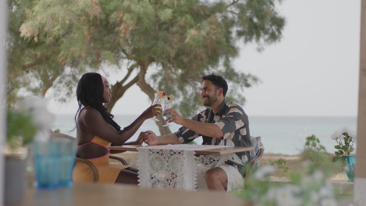 goss_ie's tweet photo. Whitney and Lochan are heading out on their first date during tonight’s episode of #LoveIsland 🥰 https://t.co/DGgFzds6LG
