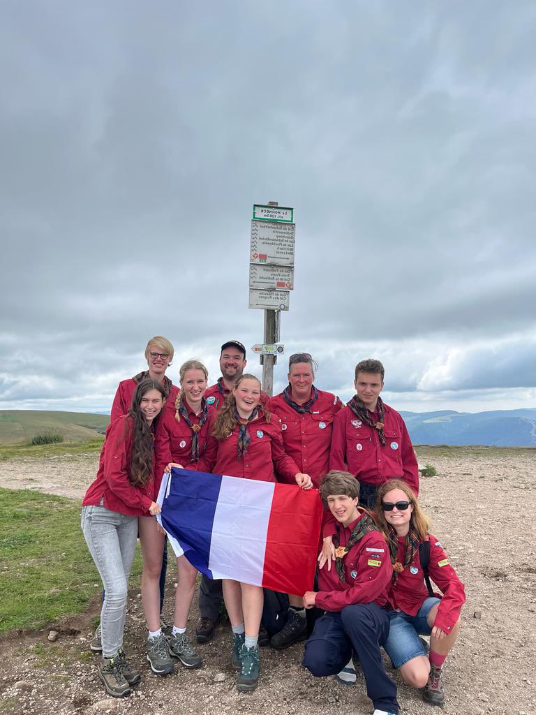 sw3lbp's tweet image. De #EA595 is vandaag lekker aan de wandel 🥾 #scouting #sw3lbp #apeldoorn #wandelen #hike #frankrijk #explorers