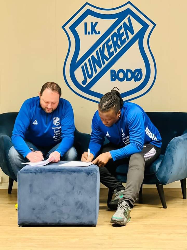 SaddickAdams's tweet photo. Ghanaian musician Capasta, who featured Gasmilla on the popular song Telemo, has been appointed Head Coach of Norwegian Second Division Side, IK Junkeren. He holds a FIFA coaching license. 

He has led the team to 4th place in the current league standings. 

“In this life some things dey mess so if you make confuse please play defence”- line of Capasta rap in Telemo