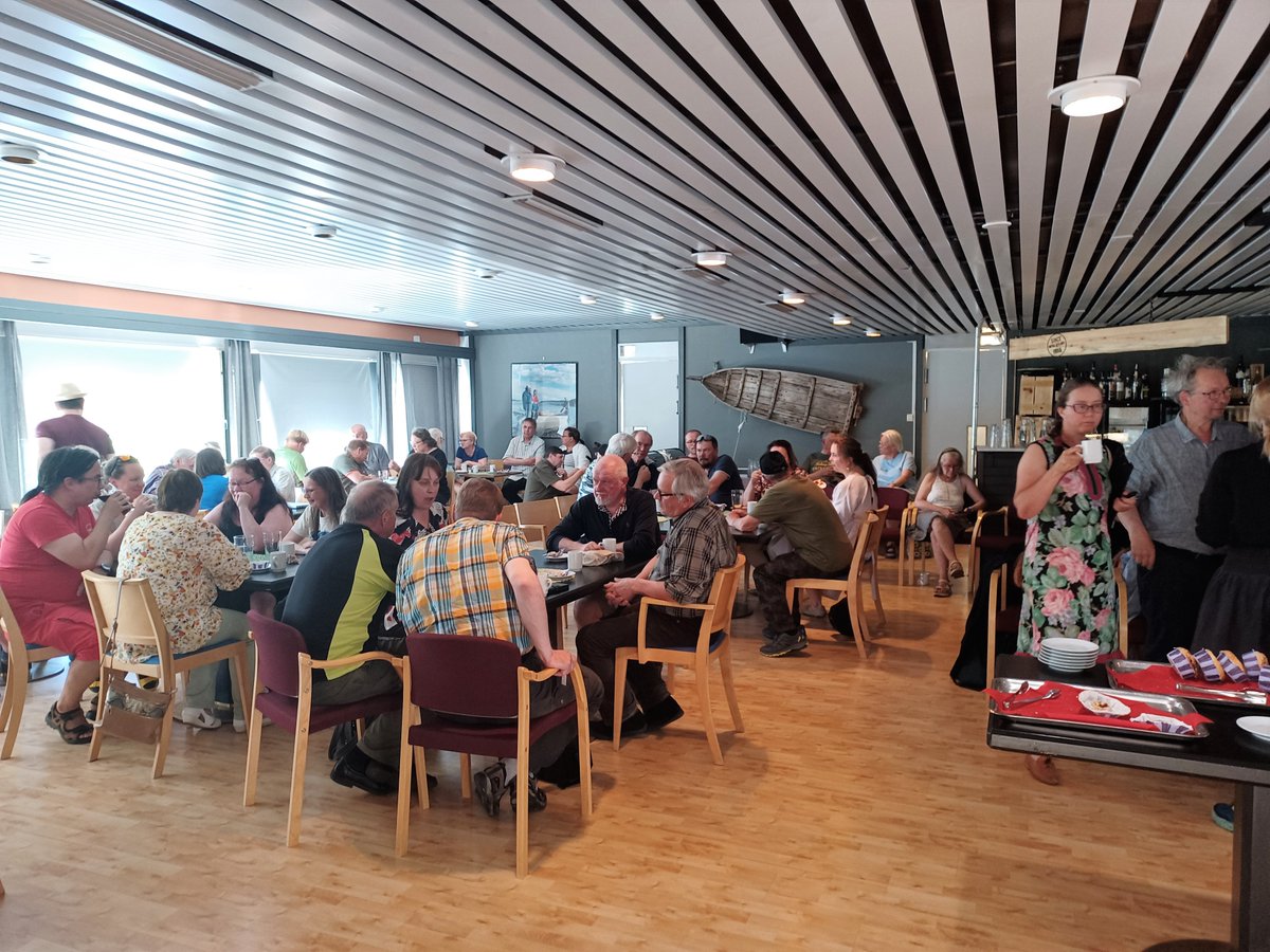 mmm_fi's tweet photo. Järjestimme tänään Utsjoella yleisö- ja mediatilaisuuden, jossa käsiteltiin Tenojoen ajankohtaista lohitilannetta ja esiteltiin lausunnolla olevaa neuvottelutulosta Tenojen uudeksi kalastussäännöksi.
#Teno #Tenojoki #lohi #kyttyrälohi #kalastus https://t.co/ikeJTwGyyx