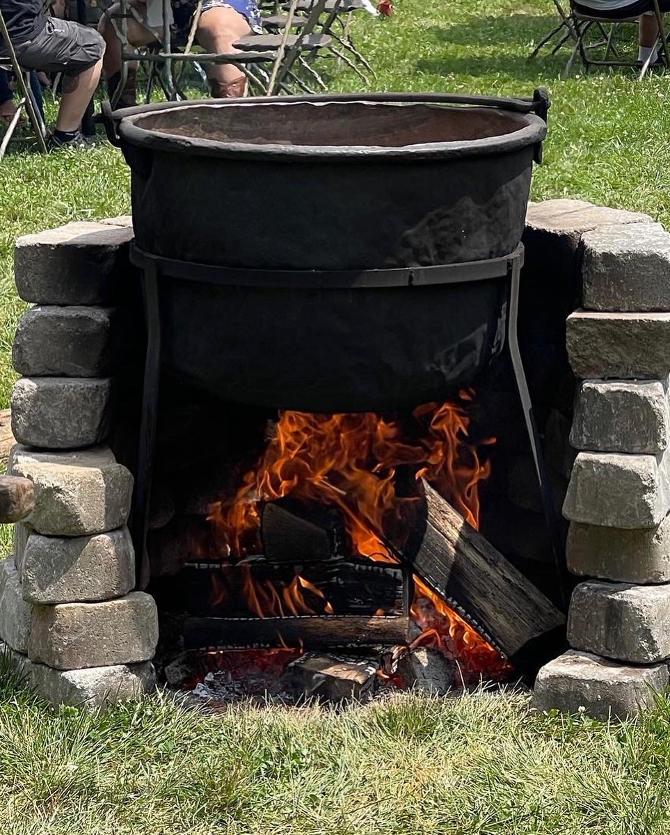 craftbeerlv's tweet photo. Old school #beer making returns to Blueberry Festival (July 15-16 from 10 am to 7 pm at Burnside Plantation) with delicious LV craft brews by McCall Collective, Lost Tavern, Bru Daddy's and Cave Brewing. Live music, too. Grab a beer, stop by the Colonial Brewery and say hello! https://t.co/T4TESOsrns