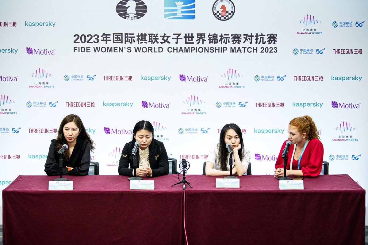 FIDE_chess's tweet image. To Gu Xiaobing's question of how truthful they are in press conferences, Ju Wenjun replied "99.99%", while Lei Tingjie "50%". #WomenChessMatch
📷 Stev Bonhage