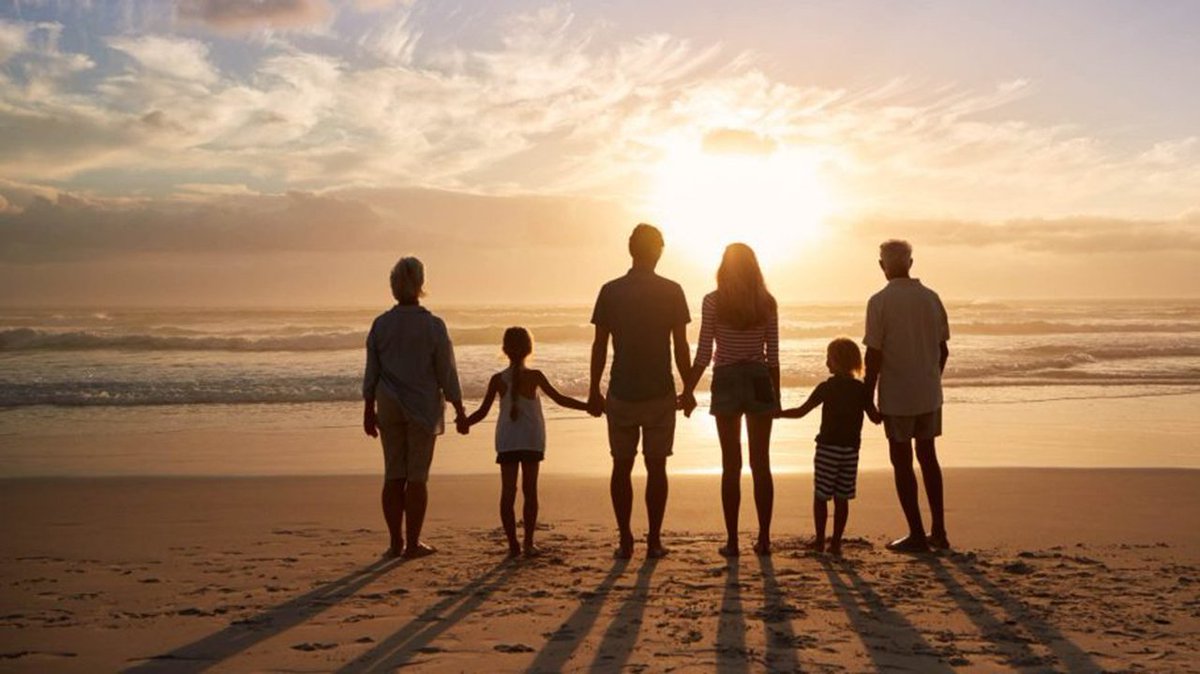 gbpm22's tweet photo. #MCO335 My brand is myself and my family. The bonds that we share, and the dedication we have to each other. The image below is what I want in my life: connection. https://t.co/1JLHO6ymut