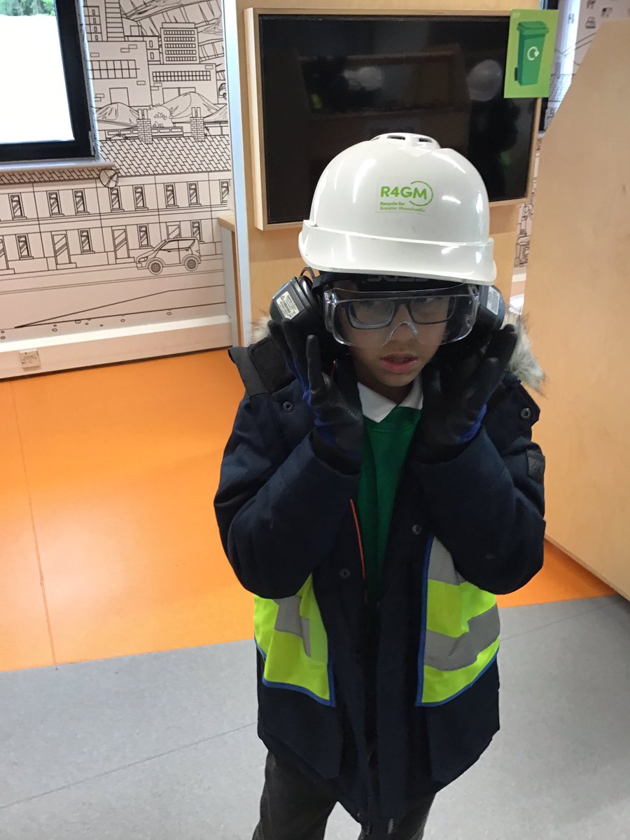 Y4Greenacres's tweet photo. Ear defenders could be the future in Year 4 #gpascience #gparshe https://t.co/dqJG0l0CXY