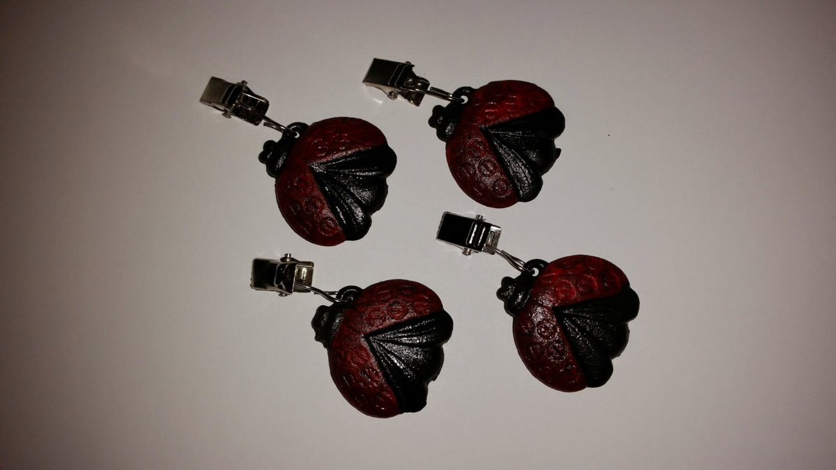 PalacePainted's tweet photo. Table cloth weights curtain weights ladybug https://t.co/6awLXxGYRU #Etsy #sagefromage #KitchenAndDining https://t.co/bW2M2IxFQo