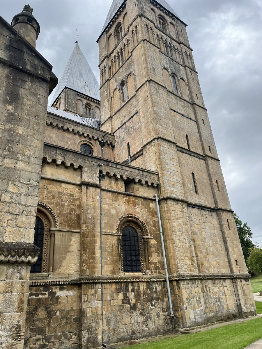 Volunteer day <a href="/SouthwMinster/">Southwell Minster</a> for a Y6 day organised by the fab @minster_ed team! #steppingup Great Y6 children from <a href="/DioceseSchools/">Southwell & Nottingham Diocese Schools</a>
