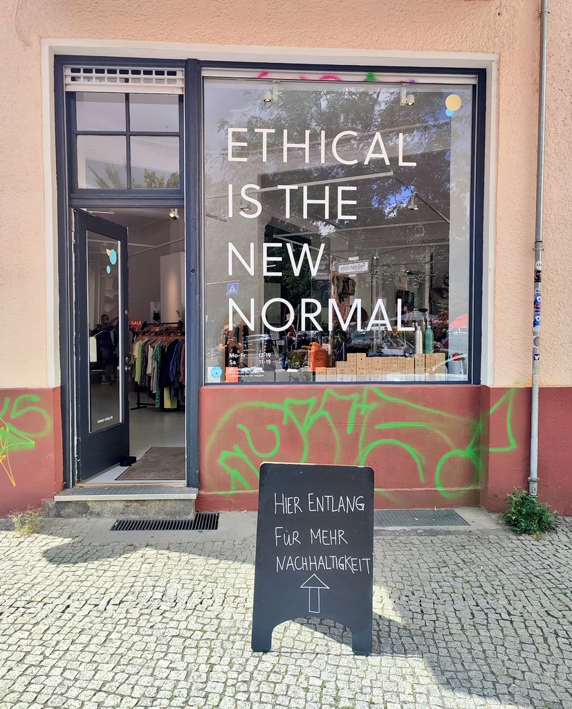 MacBatch's tweet photo. Und, wo lassen Sie so ein guter Mensch sein?

#zeitgeist final #normal  #provit in
#capitalism https://t.co/77ciHvGlnE